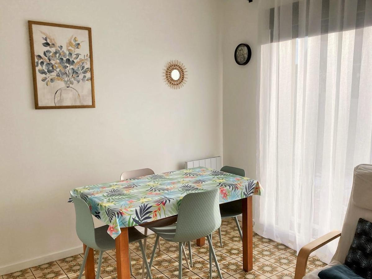 Asteria Villa Уистреам Екстериор снимка